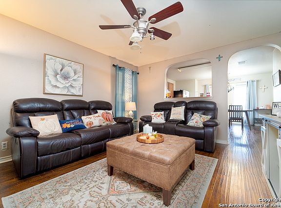 4th image of 6946 Shelbyville Ct