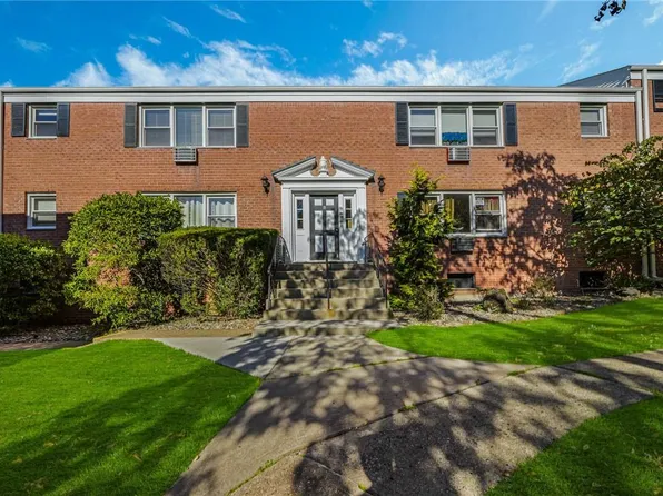 8 Lenox Court #803, Suffern, NY 10901