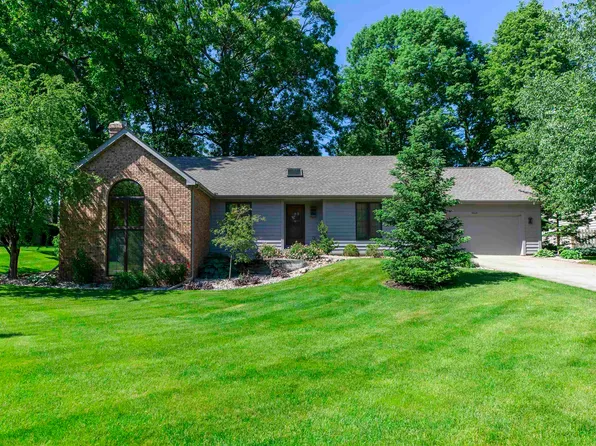 16225 Oak Hill Blvd, Granger, IN 46530