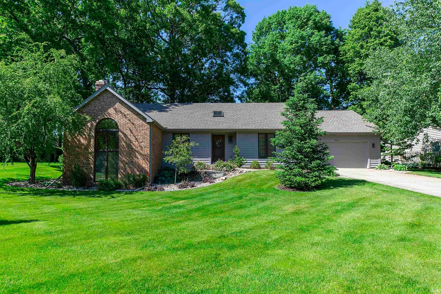16225 Oak Hill Blvd photo 1