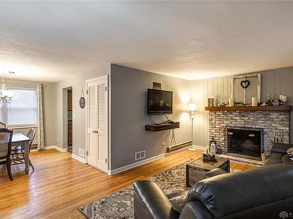 4th image of 938 Shady Ln