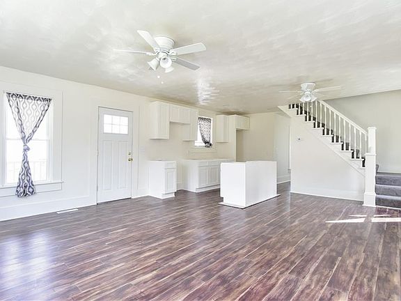 3rd image of 11179 Mahoning Ave