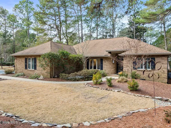 1 Saint Andrews Place, Pinehurst, NC 28374