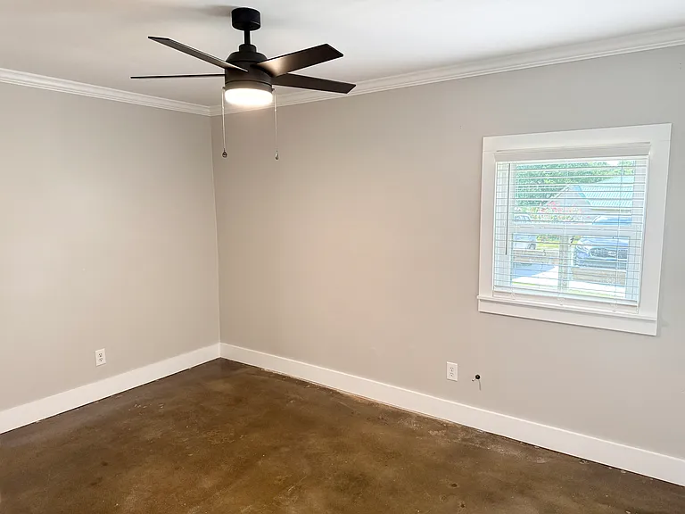 603 S Shamrock Ave #B — Photo 7