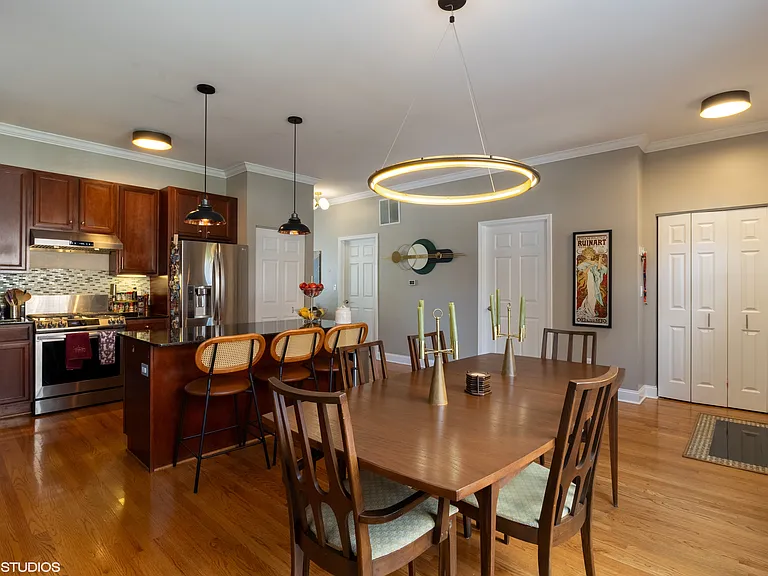 2041 W Warren Blvd #A — Photo 4