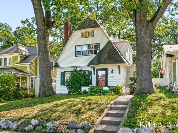 910 Benjamin Ave SE, Grand Rapids, MI 49506