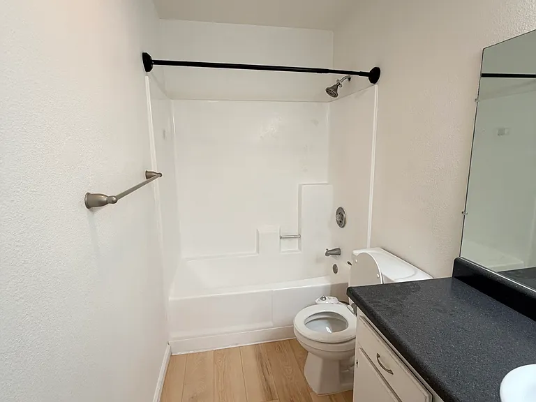 715 B St #12 — Photo 10