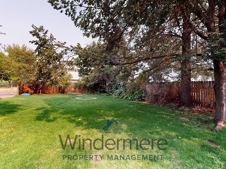 309 E Birch St — Photo 12