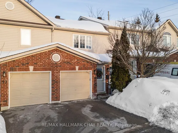 430 Mapleview Dr E #38, Barrie, ON L4N 0R9