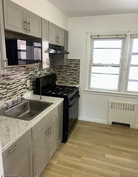 31 Yale Ave — Photo 2