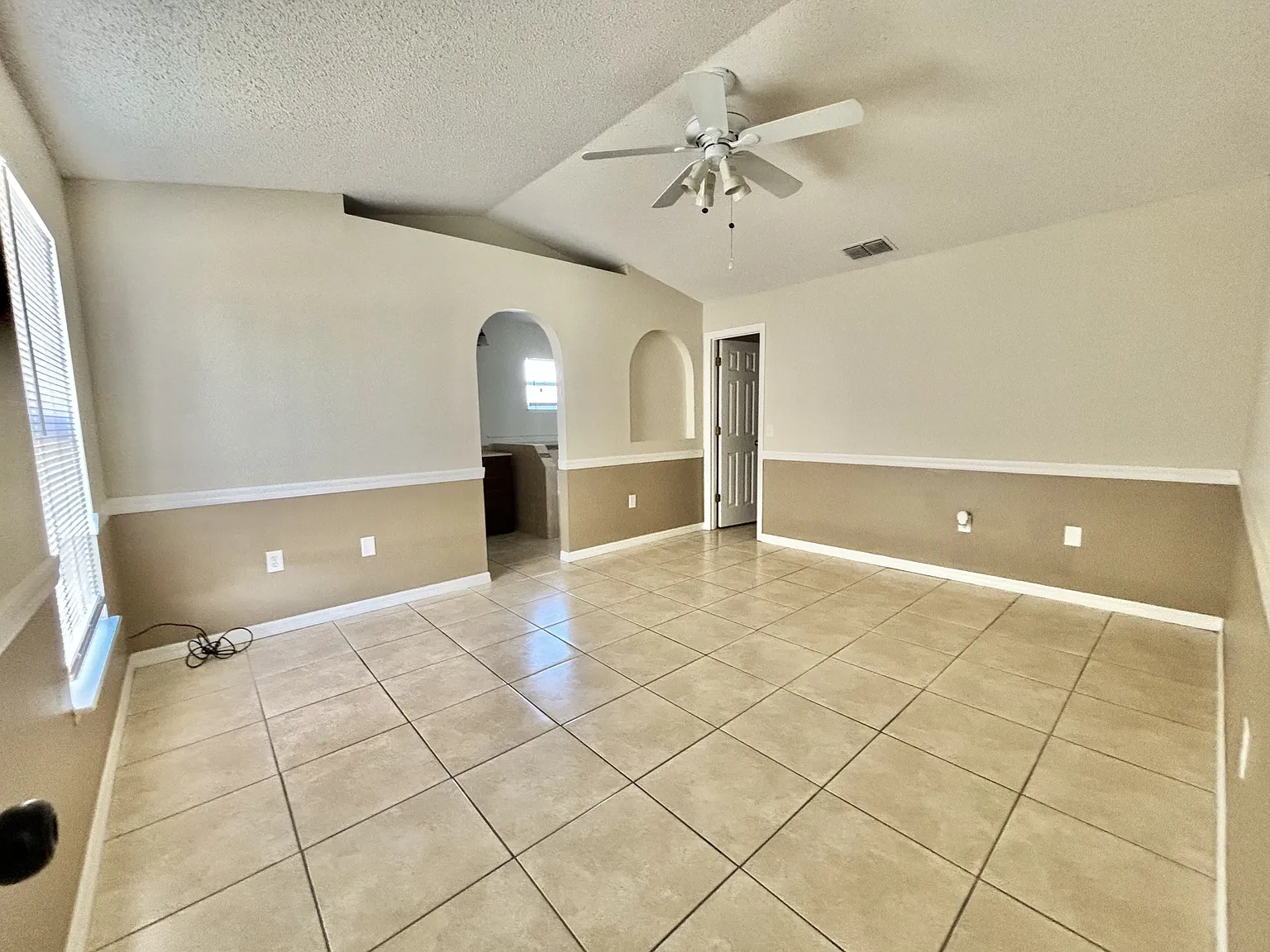 913 Nancy Ct, Kissimmee, FL 34759 - 1 — Photo 2