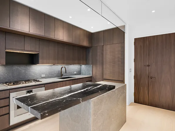 130 William Street image 1 of 16