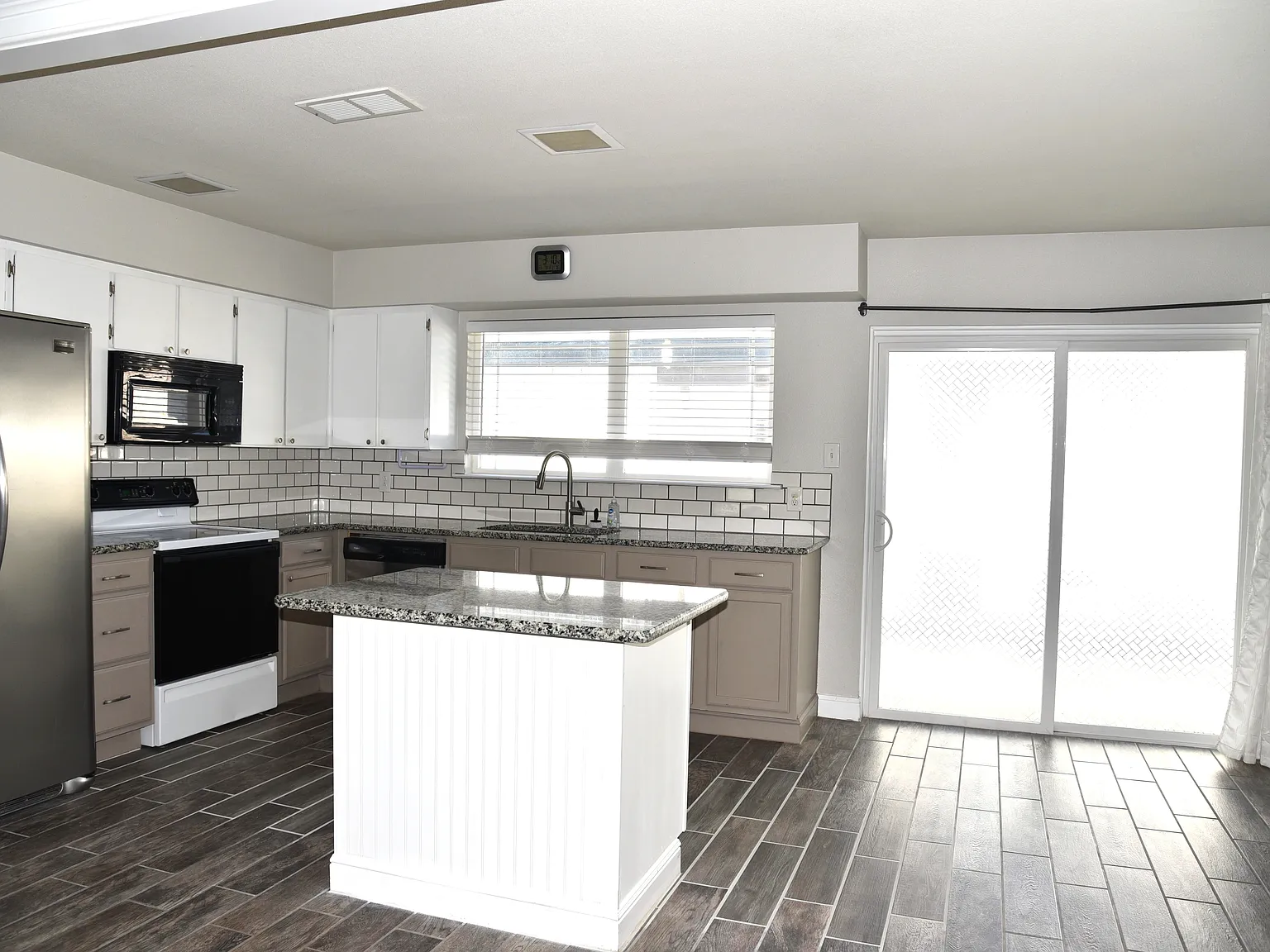 2 bed, 1.5 bath, 1150 sqft, $1,500 — Photo 4