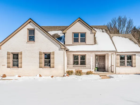 9073 Yorkshire Dr, Saline, MI 48176