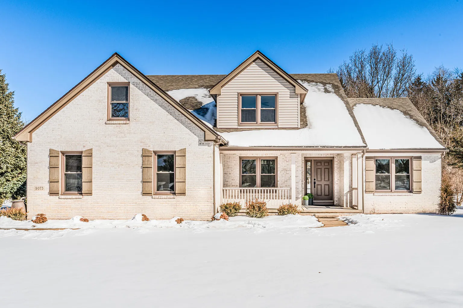 9073 Yorkshire Dr photo 1