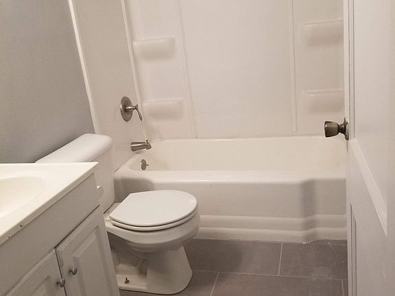 5th image of 1037 N Centennial St
