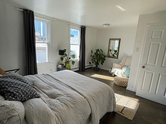 5th image of 67 Beacon Ave APT 2