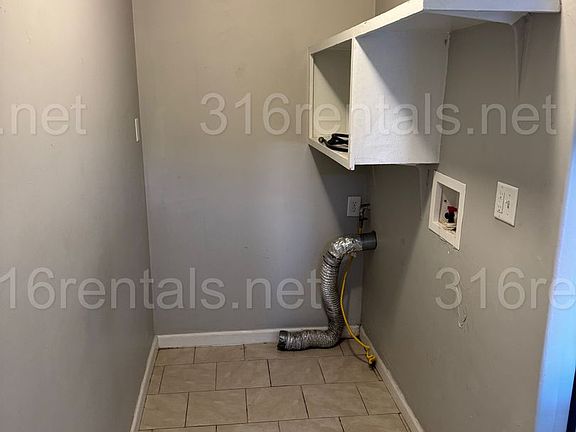 3rd image of 924 N Topeka St APT 306