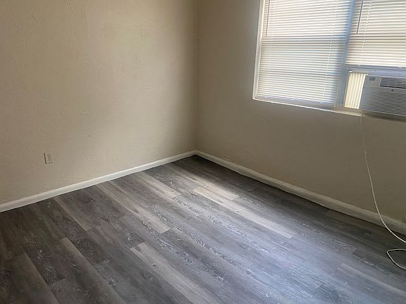 5th image of 1450 NW 1st Ave #15