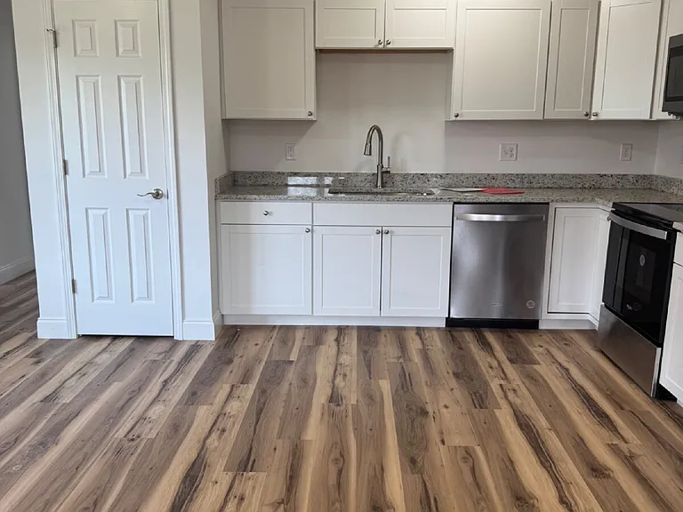 321 Quinn Hill Ln — Photo 4