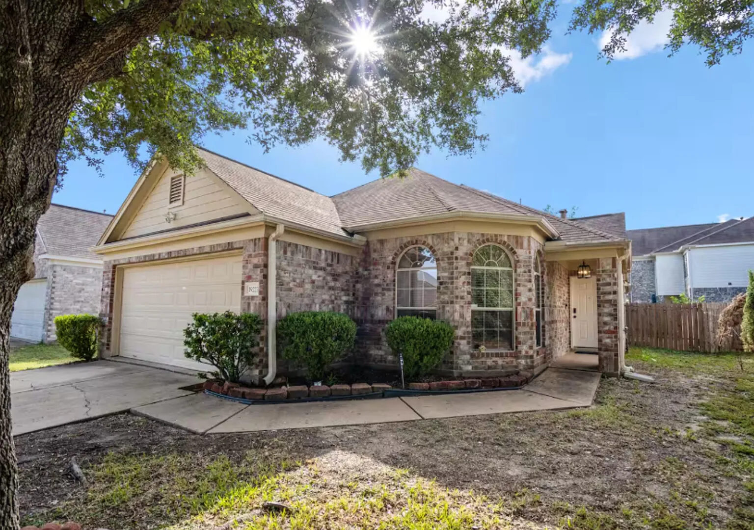 Spacious 3-Bedroom Rental in Houston Furnished & Family-Friendly — Photo 1