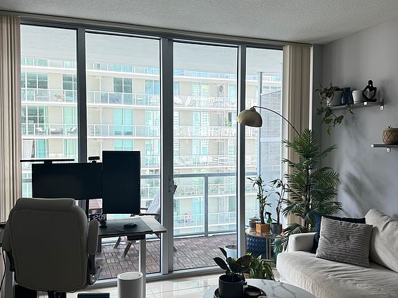 3rd image of 1111 SW 1st Ave APT 1515