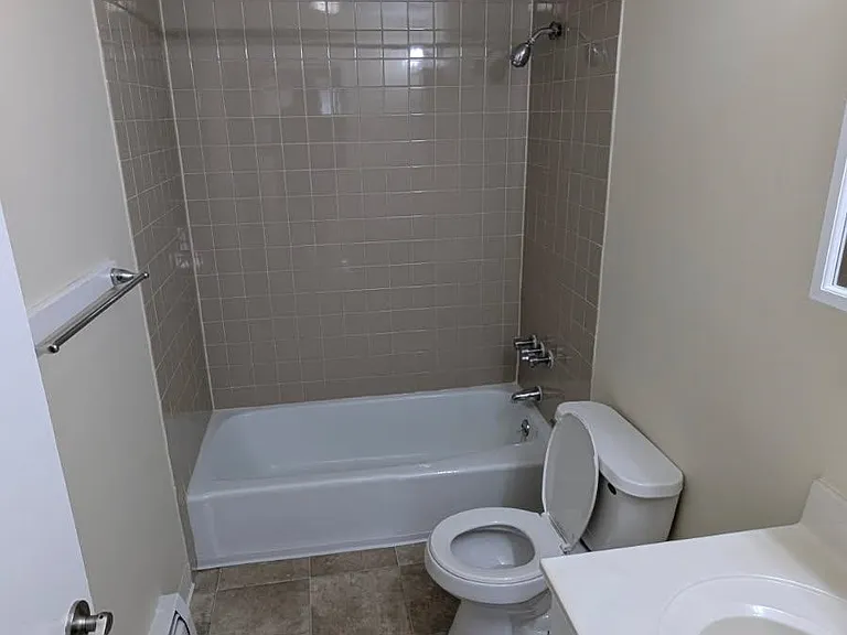 106 W River Dr — Photo 5