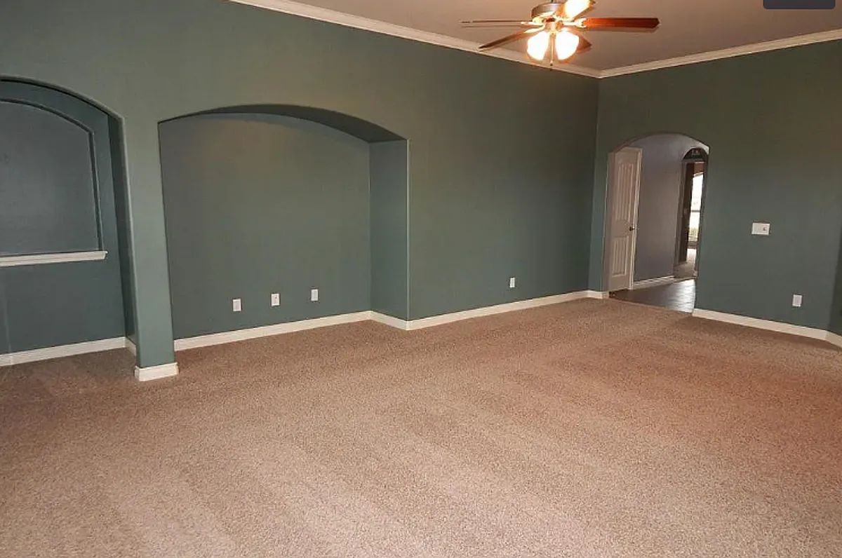 Building Photo - 2605 NW 180th St