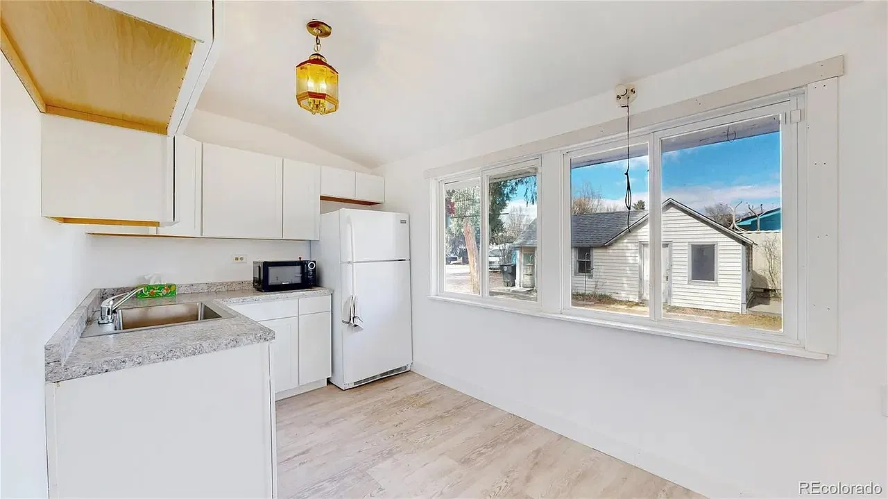 3 bed, 2000 sqft, $2,500 — Photo 3