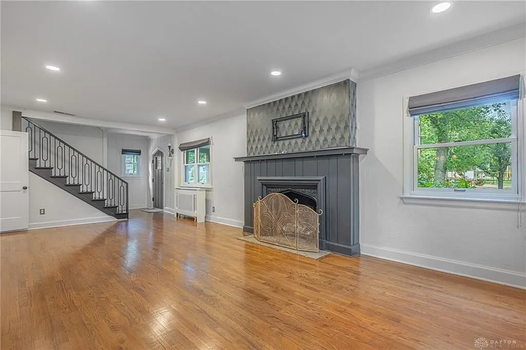 3 bed, 2.5 bath, 2952 sqft, $3,200 — Photo 4