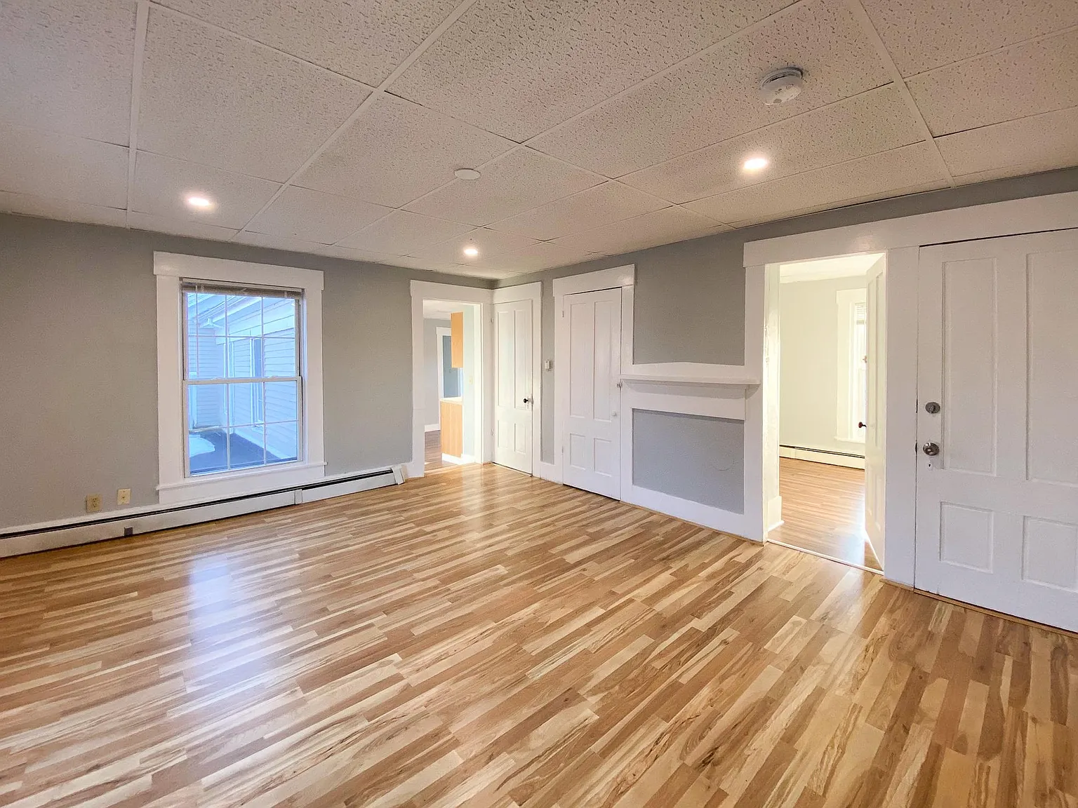 2 bed, 1000 sqft, $1,550 — Photo 2
