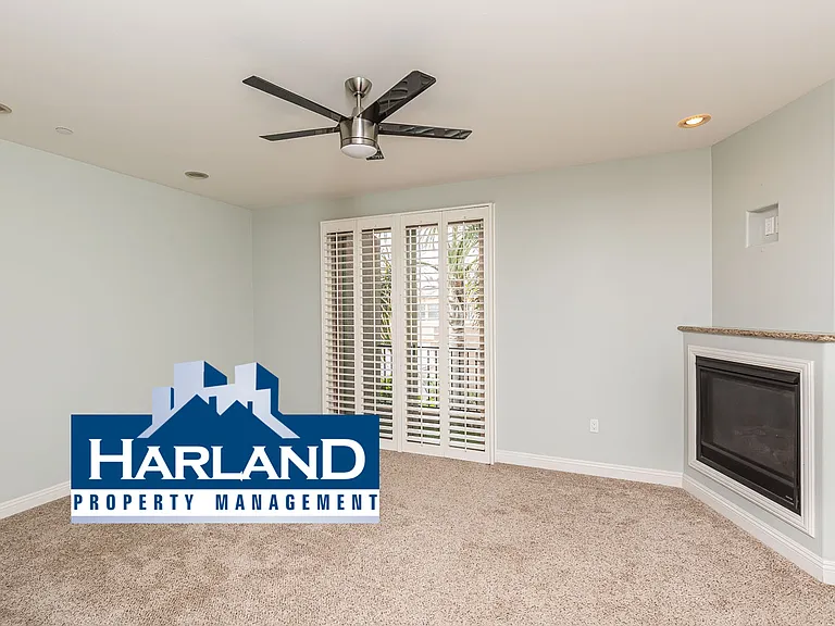 1368 Oliver Ave — Photo 21