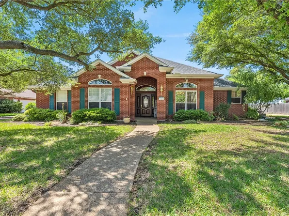 820 Country Lane Dr, Mc Gregor, TX 76657