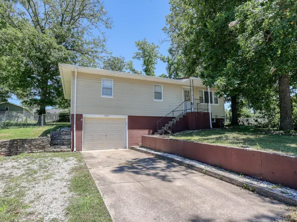 1419 Oakhill Drive, Cassville, MO 65625