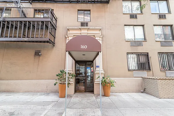 Sold by Sotheby's International Realty | media 11