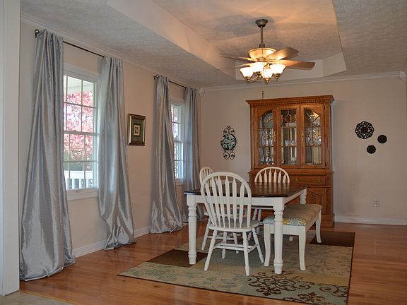 3rd image of 10106 Wildwood Dr