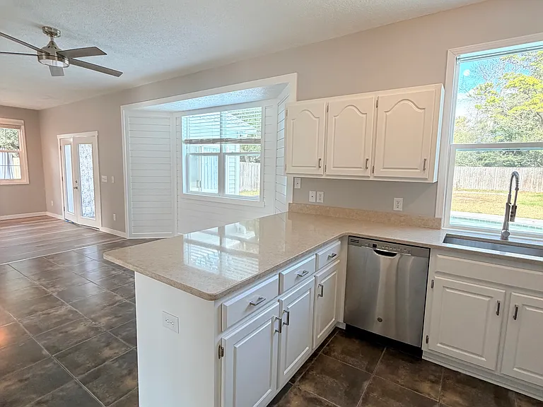 123 Seabreeze Cir — Photo 74