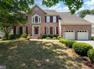 8265 Green Ice Dr, Pasadena, MD 21122