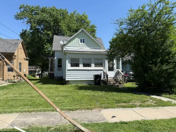 406 W Sycamore St #A, Carbondale, IL 62901