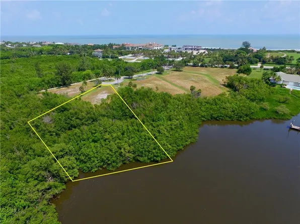 2345 Pelican Bay Ln, Vero Beach, FL 32963