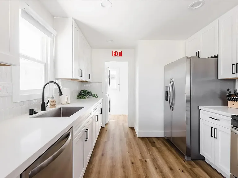 1231 Center Ave #1231 — Photo 7