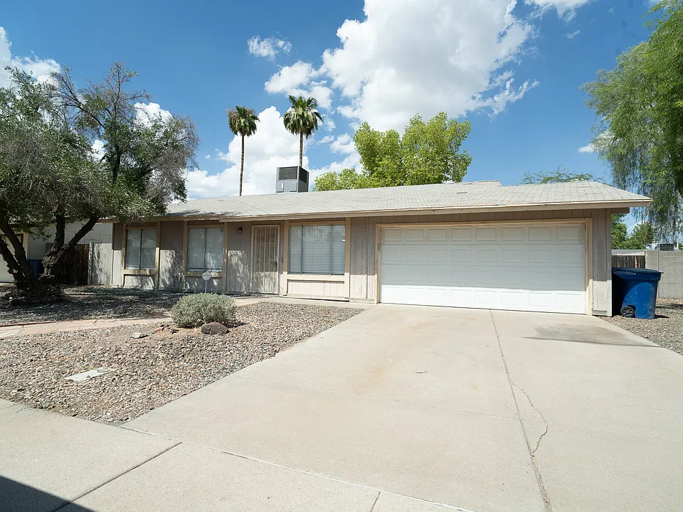 3642 W Carla Vista Dr