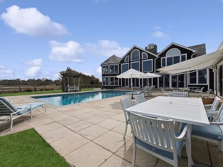 145 Olivers Cove Ln — Photo 1