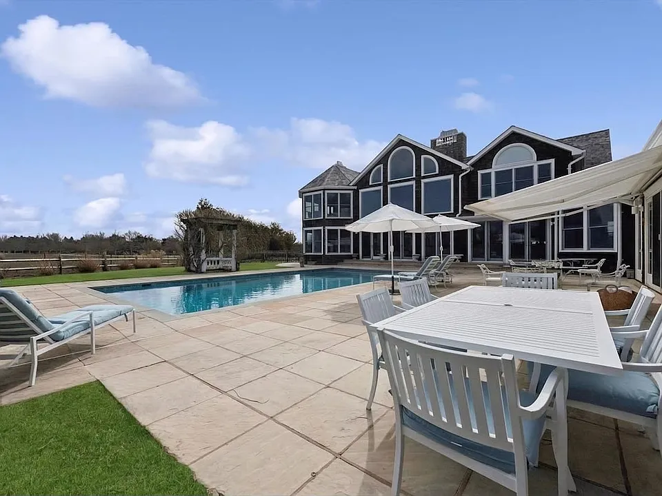 145 Olivers Cove Ln
