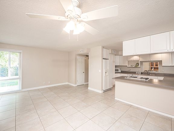4th image of 24202 Afamado Ln