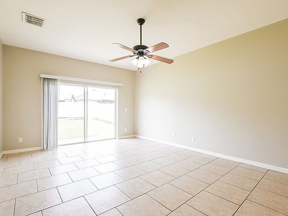 3rd image of 2274 Victoria Falls Dr