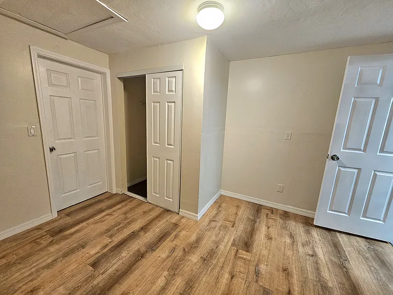 2100 Barker Blvd — Photo 12