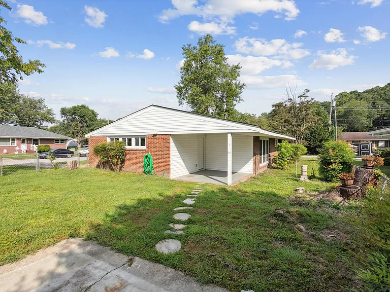 72 Ferguson Ln — Photo 36