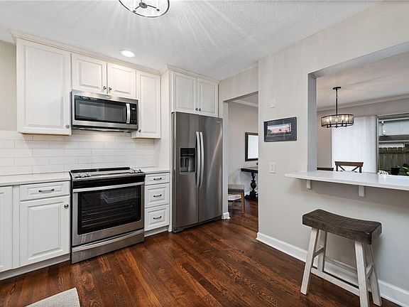 5th image of 7701 W 102nd St