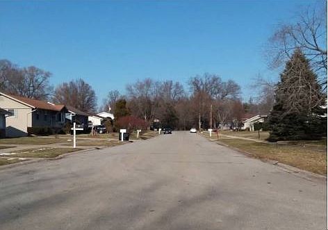 Exterior Neighborhood (street photo)